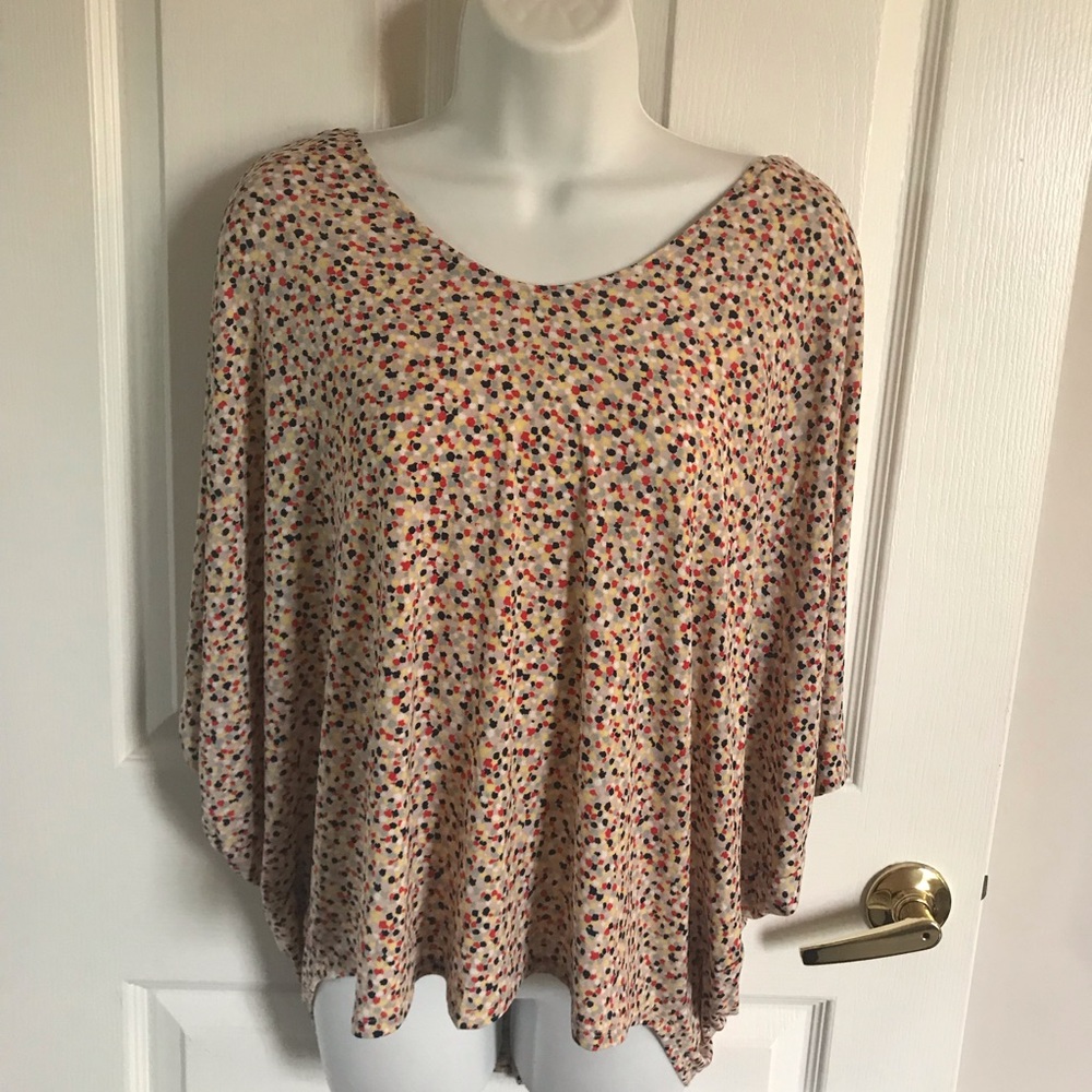 2/$12🔥 BCBGeneration multi color doman blouse